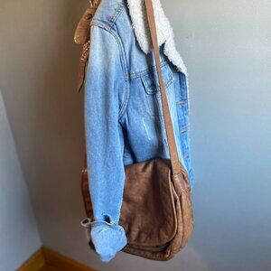 Wilson's Leather Shoulder Bag